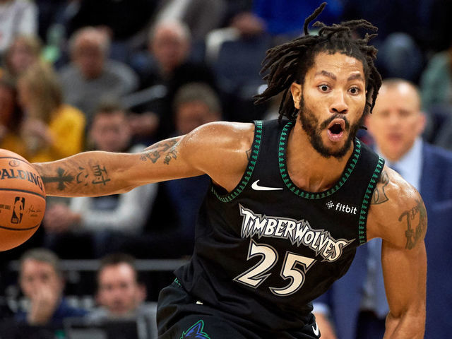 MINNEAPOLIS, MN - OCTOBER 31: Derrick Rose #25 of the Minnesota Timberwolves drives to the basket against the Utah Jazz during the fourth quarter of the game on October 31, 2018 at the Target Center in Minneapolis, Minnesota. The Timberwolves defeated the Jazz 128-125.