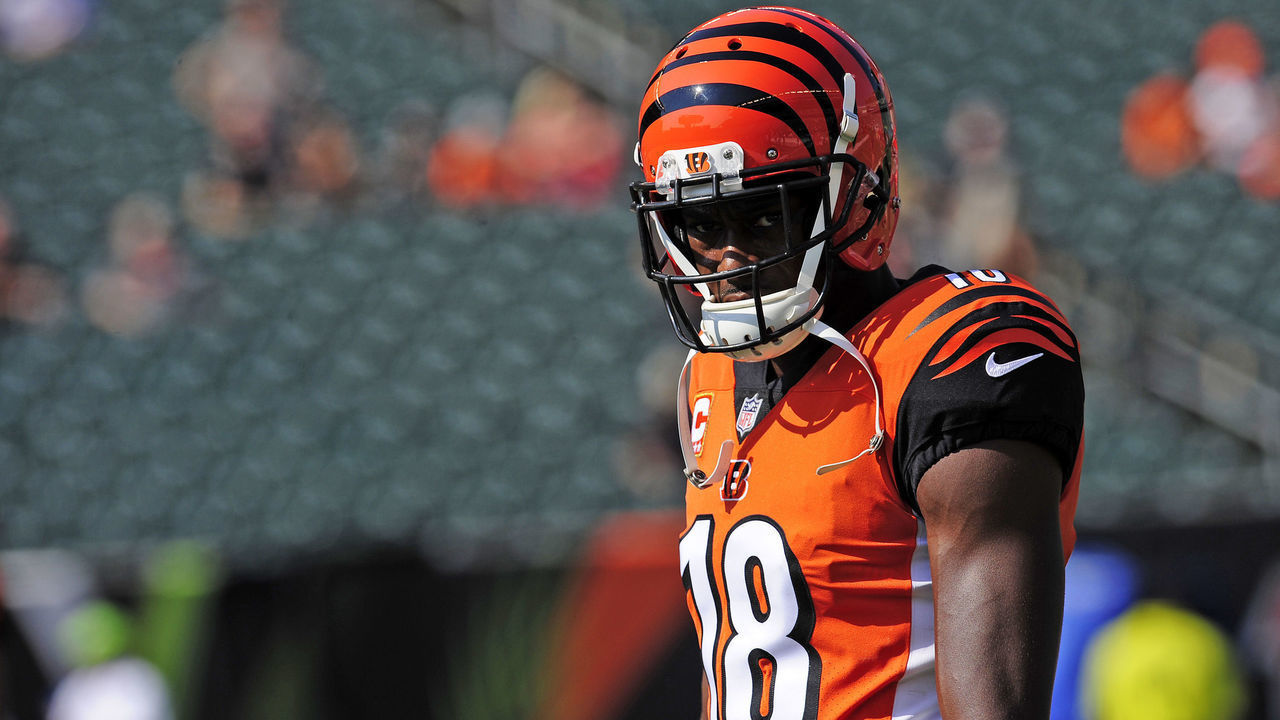 CINCINNATI, OH - OCTOBER 07: Cincinnati Bengals Wide Receiver A.J. Green (18) warms up for an NFL game between the Miami Dolphins and the Cincinnati Bengals on October 7, 2018, at Paul Brown Stadium in Cincinnati, Ohio.