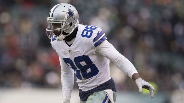 PHILADELPHIA, PA - DECEMBER 31: Dez Bryant #88 of the Dallas Cowboys in action against the Philadelphia Eagles at Lincoln Financial Field on December 31, 2017 in Philadelphia, Pennsylvania.