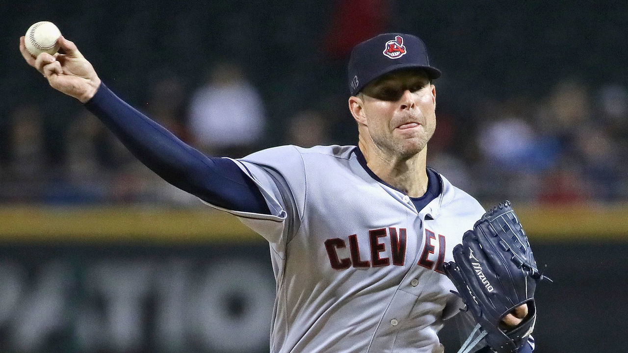 CHICAGO, IL - SEPTEMBER 24: Starting pitcher Corey Kluber #28 of the Cleveland Indians delivers the ball aginst the Chicago White Sox at Guaranteed Rate Field on September 24, 2018 in Chicago, Illinois.