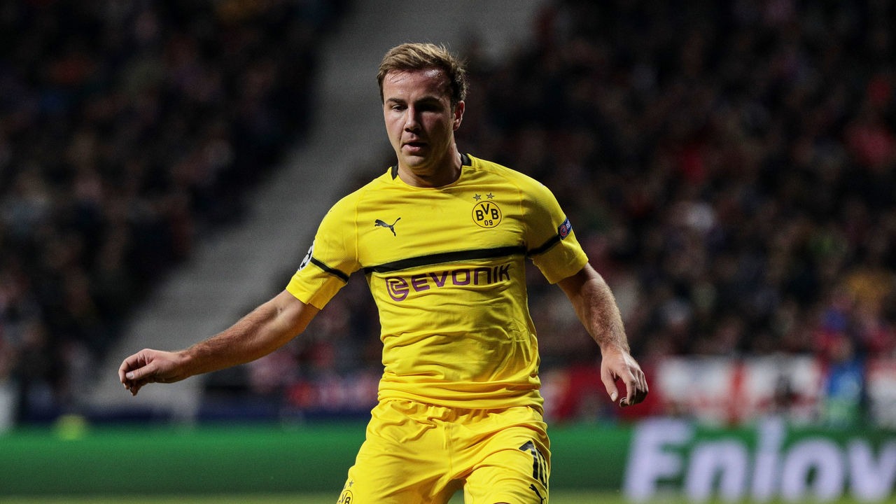 WANDA METROPOLITANO STADIUM, MADRID, SPAIN - 2018/11/06: Borussia Dortmund's Mario Gotze during UEFA Champions League match between Atletico de Madrid and Borussia Dortmund at Wanda Metropolitano Stadium in Madrid. (Final score Ateltico de Madrid 2 - Borussia Dortmund 0).