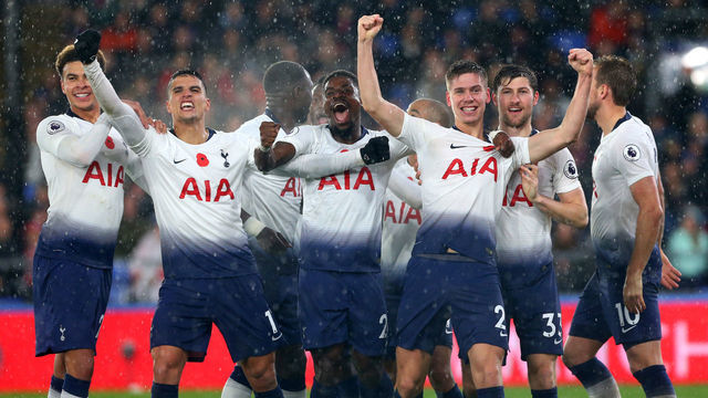 LONDON, ENGLAND - NOVEMBER 10: Juan Foyth of Tottenham Hotspur celebrates scoring this teams first goal during the Premier League match between Crystal Palace and Tottenham Hotspur at Selhurst Park on November 10, 2018 in London, United Kingdom.