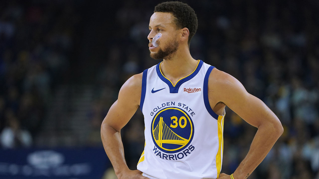 OAKLAND, CA - NOVEMBER 05: Stephen Curry #30 of the Golden State Warriors looks on against the Memphis Grizzlies during an NBA basketball game at ORACLE Arena on November 5, 2018 in Oakland, California.