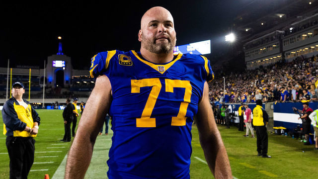 LOS ANGELES, CA - SEPTEMBER 27: Los Angeles Rams offensive tackle Andrew Whitworth (77) during an NFL regular season football game against the Minnesota Vikings on September 27, 2018, at the Los Angeles Memorial Coliseum in Los Angeles, CA.