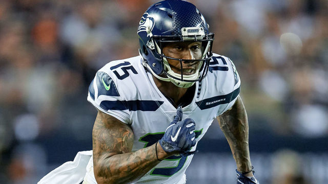 CHICAGO, IL - SEPTEMBER 17: Seattle Seahawks wide receiver Brandon Marshall (15) runs in game action during an NFL game between the Chicago Bears and the Seattle Seahawks on September 17, 2018 at Soldier Field in Chicago, Illinois.