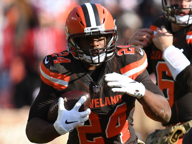 Running back Kevin Mack of the Cleveland Browns runs with the ball News  Photo - Getty Images