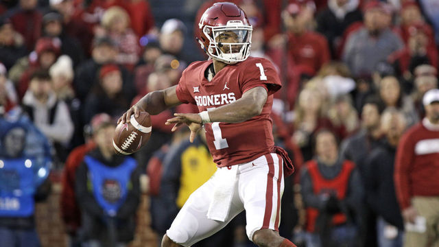 NORMAN, OK - NOVEMBER 10: Quarterback Kyler Murray #1 of the Oklahoma Sooners looks to throw against the Oklahoma State Cowboys at Gaylord Family Oklahoma Memorial Stadium on November 10, 2018 in Norman, Oklahoma. Oklahoma defeated Oklahoma State 48-47.