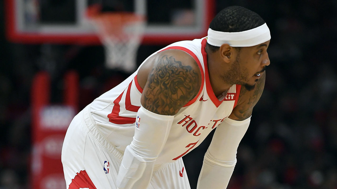 CHICAGO, ILLINOIS - NOVEMBER 03: Carmelo Anthony #7 of the Houston Rockets reacts during the game against the Chicago Bulls at United Center on November 03, 2018 in Chicago, Illinois.