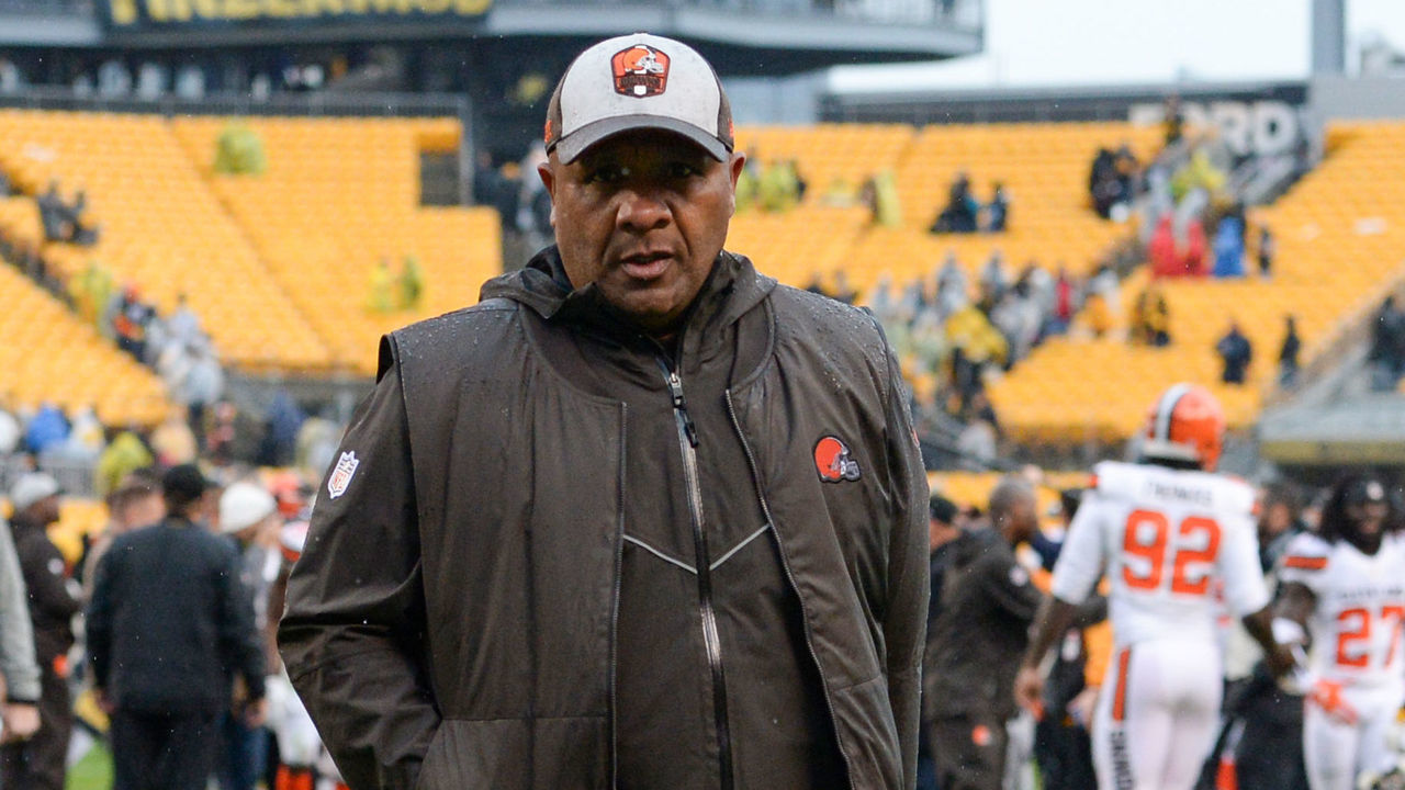 PITTSBURGH, PA - OCTOBER 28, 2018: Head coach Hue Jackson of the Cleveland Browns walks off the field after a game against the Pittsburgh Steelers on October 28, 2018 at Heinz Field in Pittsburgh, Pennsylvania. Pittsburgh won 33-18. (Photo by: 2018 Nick Cammett/Diamond Images/Getty Images)