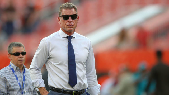 CLEVELAND, OH - SEPTEMBER 20: Hall of Fame quarterback Troy Aikman on the field prior to the National Football League game between the New York Jets and Cleveland Browns on September 20, 2018, at FirstEnergy Stadium in Cleveland, OH. Cleveland defeated New York 21-17.