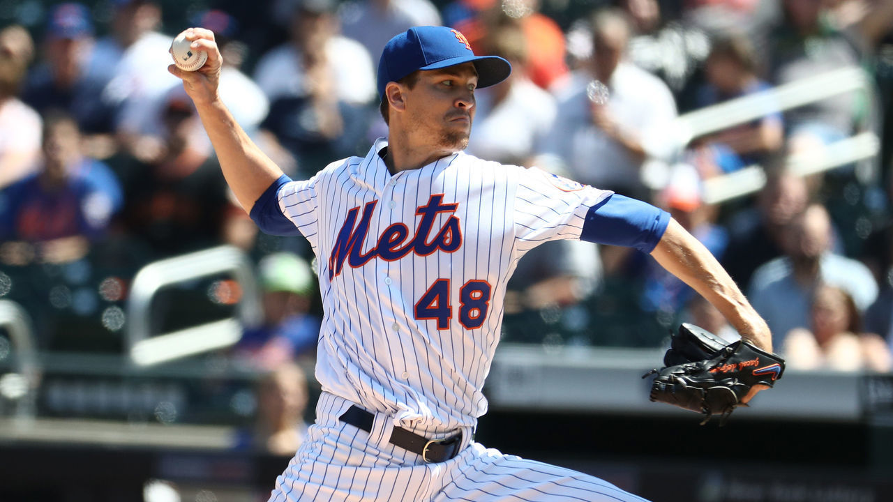 NEW YORK, NY - AUGUST 23: Jacob deGrom #48 of the New York Mets pitches against the San Francisco Giants during their game at Citi Field on August 23, 2018 in New York City.