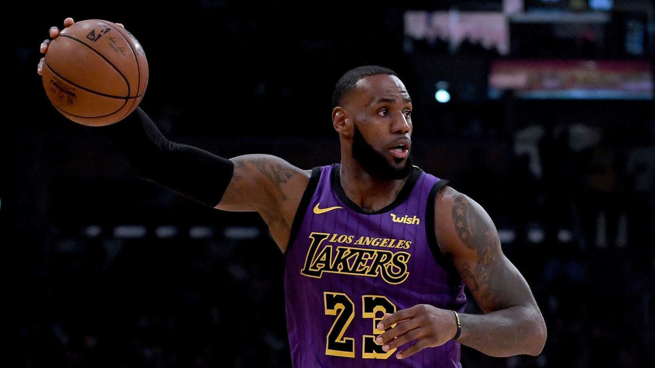 LOS ANGELES, CA - NOVEMBER 14: LeBron James #23 of the Los Angeles Lakers controls the ball during the first half against the Portland Trail Blazers at Staples Center on November 14, 2018 in Los Angeles, California.