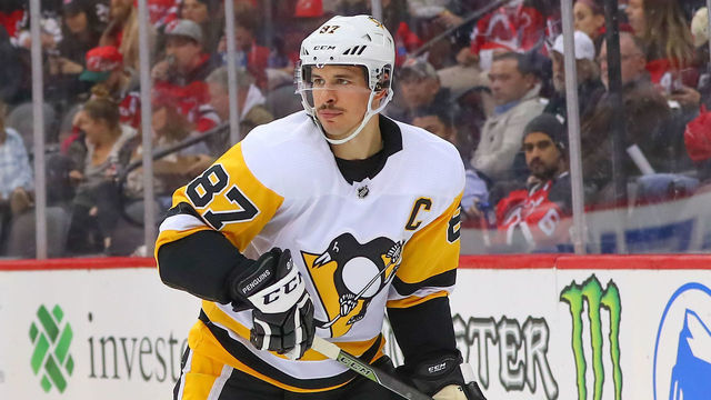 NEWARK, NJ - NOVEMBER 13: Pittsburgh Penguins center Sidney Crosby (87) skates during the second period of the National Hockey League Game between the New Jersey Devils and the Pittsburgh Penguins on November 13, 2018 at the Prudential Center in Newark, NJ