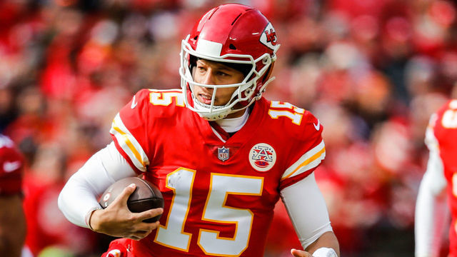 KANSAS CITY, MO - NOVEMBER 11: Patrick Mahomes #15 of the Kansas City Chiefs rushes out of the pocket during the first half of the game against the Arizona Cardinals at Arrowhead Stadium on November 11, 2018 in Kansas City, Missouri.