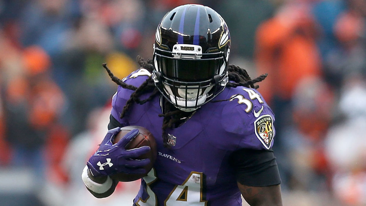 CLEVELAND, OH - DECEMBER 17: Alex Collins #34 of the Baltimore Ravens carries the ball during the game against the Cleveland Browns at FirstEnergy Stadium on December 17, 2017 in Cleveland, Ohio. Baltimore defeated Cleveland 27-10. *** Alex Collins