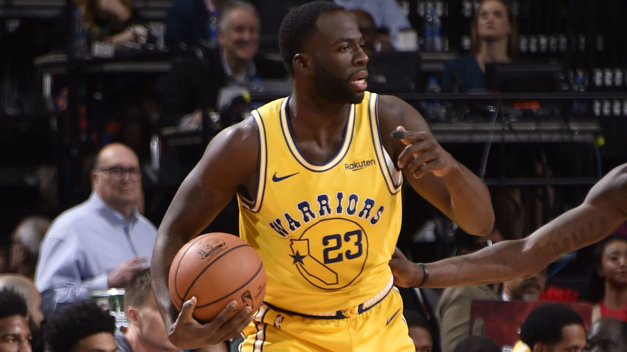 HOUSTON, TX - NOVEMBER 15: Draymond Green #23 of the Golden State Warriors drives the ball against James Ennis #8 of the Houston Rockets on November 15, 2018 at the Toyota Center in Houston, Texas. NOTE TO USER: User expressly acknowledges and agrees that, by downloading and/or using this photograph, User is consenting to the terms and conditions of the Getty Images License Agreement. Mandatory Copyright Notice: Copyright 2018 NBAE