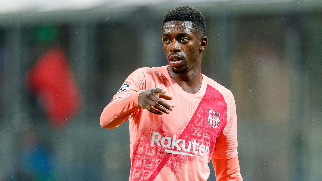 MILAN, ITALY - NOVEMBER 06: Ousmane Dembele of FC Barcelona gestures during the Group B match of the UEFA Champions League between FC Internazionale and FC Barcelona at San Siro Stadium on November 6, 2018 in Milan, Italy.