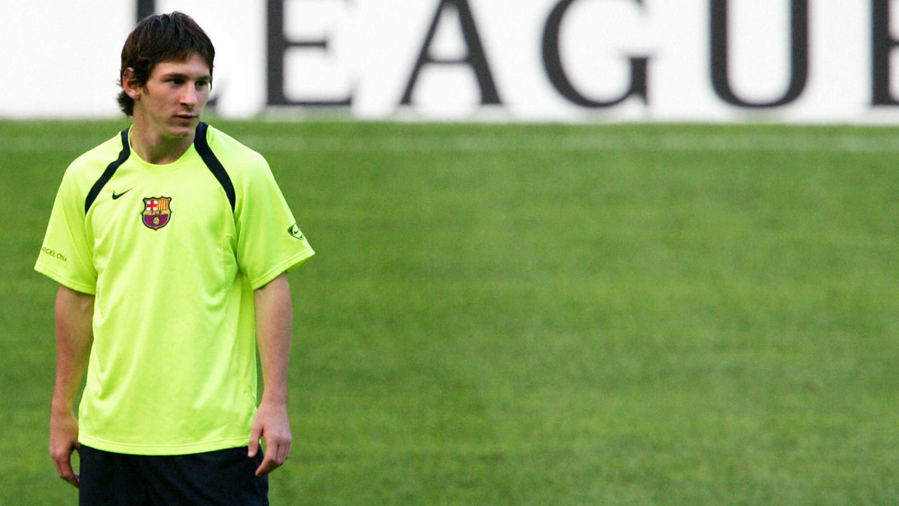 Barcelona, SPAIN: FC Barcelona's Argentinian born Leo Messi is pictured during a training session at the Camp Nou stadium in Barcelona, 26 September 2005, one day before their Champions League football match against Udinese. Messi acquired today the Spanish nationality and became an assimilated Spaniard for the Champions League. AFP PHOTO/LLUIS GENE