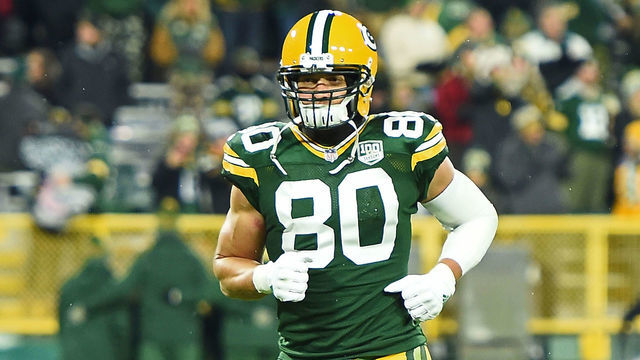 GREEN BAY, WI - NOVEMBER 11: Jimmy Graham #80 of the Green Bay Packers leaves the field following a game against the Miami Dolphins at Lambeau Field on November 11, 2018 in Green Bay, Wisconsin. The Packers defeated the Dolphins 31-12.