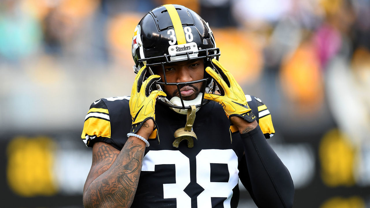 PITTSBURGH, PA - OCTOBER 28: Jaylen Samuels #38 of the Pittsburgh Steelers looks on during the game against the Cleveland Browns at Heinz Field on October 28, 2018 in Pittsburgh, Pennsylvania.