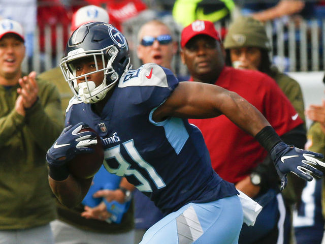 NASHVILLE, TN - NOVEMBER 11: Jonnu Smith #81 of the Tennessee Titans runs downfield with the ball against the New England Patriots during the first quarter at Nissan Stadium on November 11, 2018 in Nashville, Tennessee.