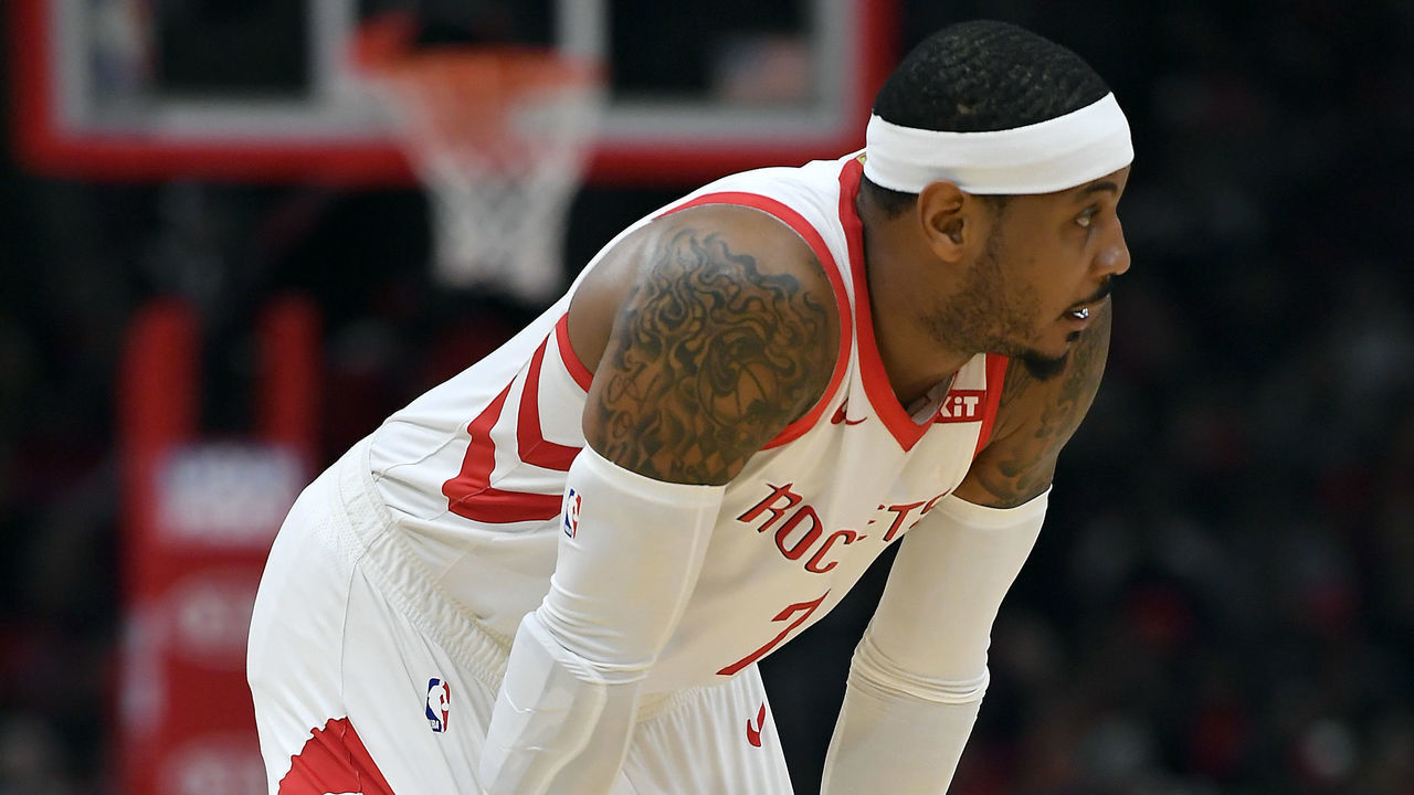 CHICAGO, ILLINOIS - NOVEMBER 03: Carmelo Anthony #7 of the Houston Rockets reacts during the game against the Chicago Bulls at United Center on November 03, 2018 in Chicago, Illinois.