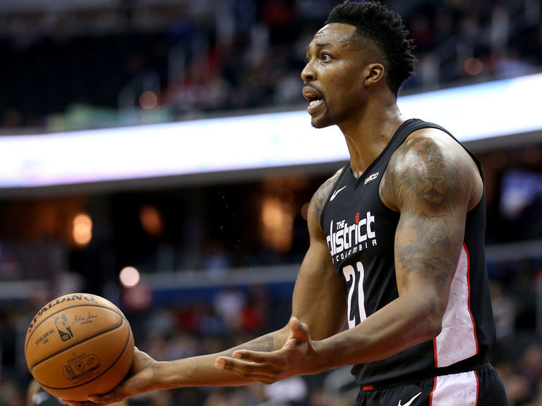 Dwight Howard heckled by arena worker during postgame freethrow
