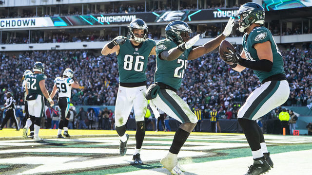 PHILADELPHIA, PA - OCTOBER 21: Dallas Goedert #88 of the Philadelphia Eagles celebrates a touchdown reception with teammates during the third quarter against the Carolina Panthers at Lincoln Financial Field on October 21, 2018 in Philadelphia, Pennsylvania. Carolina defeats Philadelphia 21-17.