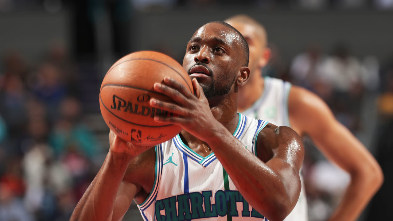 CHARLOTTE, NC - NOVEMBER 17: Kemba Walker #15 of the Charlotte Hornets shoots the ball against the Philadelphia 76ers on November 17, 2018 at Spectrum Center in Charlotte, North Carolina. Mandatory Copyright Notice: Copyright 2018 NBAE