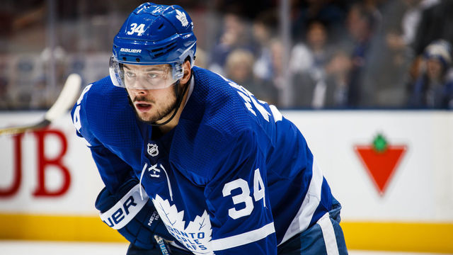 TORONTO, ON - OCTOBER 20: Auston Matthews #34 of the Toronto Maple Leafs takes a face off against the St. Louis Blues during the third period at the Scotiabank Arena on October 20, 2018 in Toronto, Ontario, Canada.