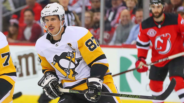 NEWARK, NJ - NOVEMBER 13: Pittsburgh Penguins center Sidney Crosby (87) skates during the second period of the National Hockey League Game between the New Jersey Devils and the Pittsburgh Penguins on November 13, 2018 at the Prudential Center in Newark, NJ