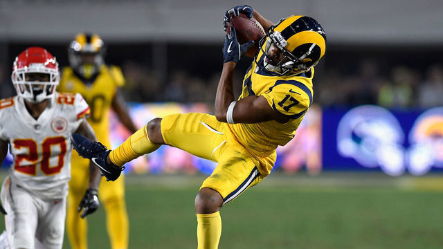 LOS ANGELES, CA - NOVEMBER 19: Robert Woods #17 of the Los Angeles Rams completes a pass to set up the second touchdown against the Kansas City Chiefs in the first quarter of the game at Los Angeles Memorial Coliseum on November 19, 2018 in Los Angeles, California.