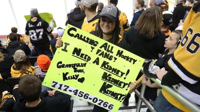 Penguins fan undergoes kidney transplant after sign goes viral