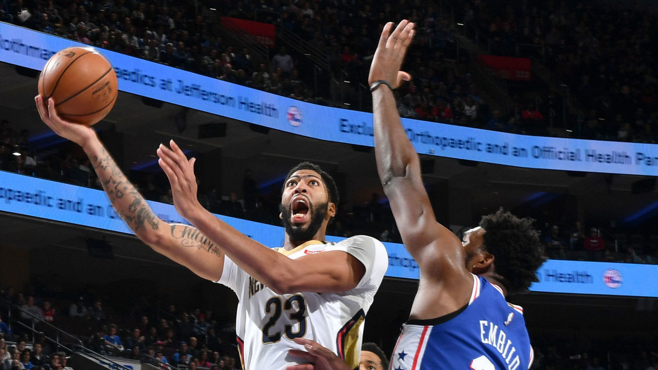 PHILADELPHIA, PA - NOVEMBER 21: Anthony Davis #23 of the New Orleans Pelicans goes to the basket against the Philadelphia 76ers on November 21, 2018 at Wells Fargo Center in Philadelphia, Pennsylvania. NOTE TO USER: User expressly acknowledges and agrees that, by downloading and/or using this photograph, user is consenting to the terms and conditions of the Getty Images License Agreement. Mandatory Copyright Notice: Copyright 2018 NBAE