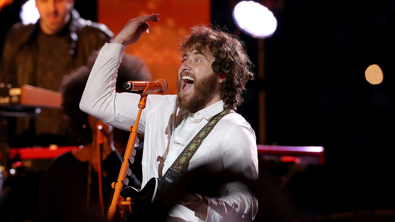 DETROIT, MI - NOVEMBER 22: Singer Mike Posner performs in the halftime show during the Thanksgiving Day game between the Detroit Lions and Chicago Bears at Ford Field on November 22, 2018 in Detroit, Michigan.