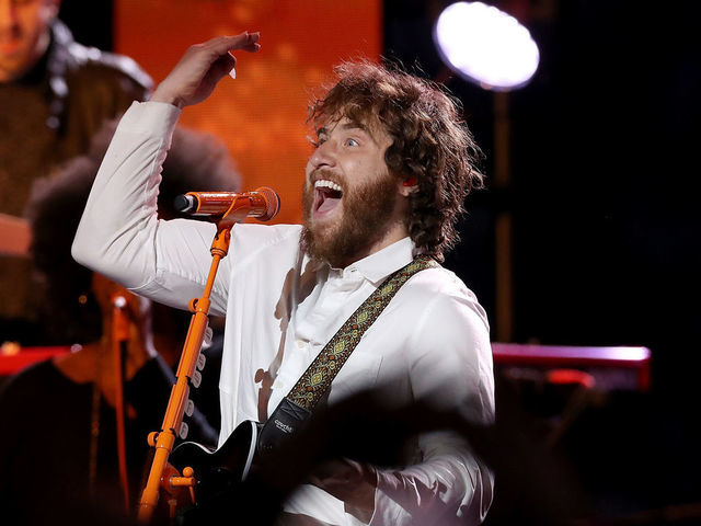 Mike Posner Performed the Detroit Lions Thanksgiving Halftime Show - Mike  Posner Hits