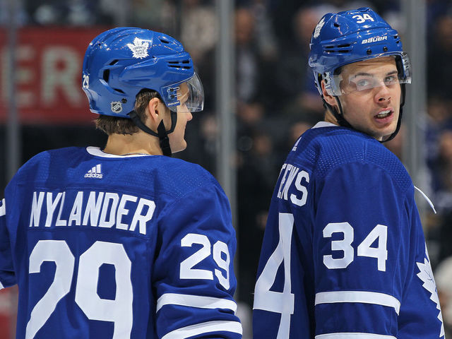 TORONTO, ON - APRIL 2: William Nylander #29 and Auston Matthews #34 of the Toronto Maple Leafs chat during a timeout against the Buffalo Sabres during an NHL game at the Air Canada Centre on April 2, 2018 in Toronto, Ontario, Canada. The Maple Leafs defeated the Sabres 5-2. *** Local Caption *** William Nylander; Auston Matthews
