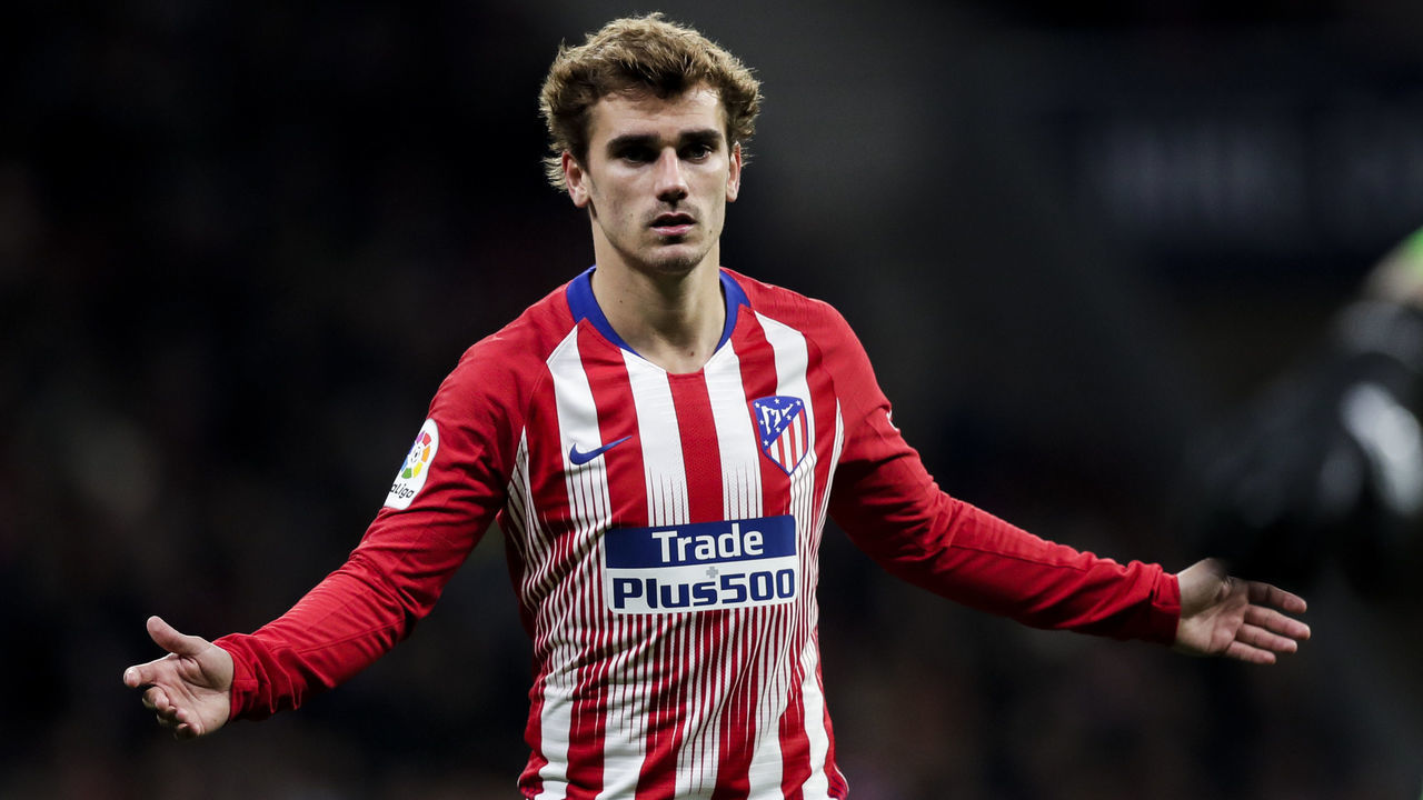 MADRID, SPAIN - NOVEMBER 10: Antoine Griezmann of Atletico Madrid during the La Liga Santander match between Atletico Madrid v Athletic de Bilbao at the Estadio Wanda Metropolitano on November 10, 2018 in Madrid Spain