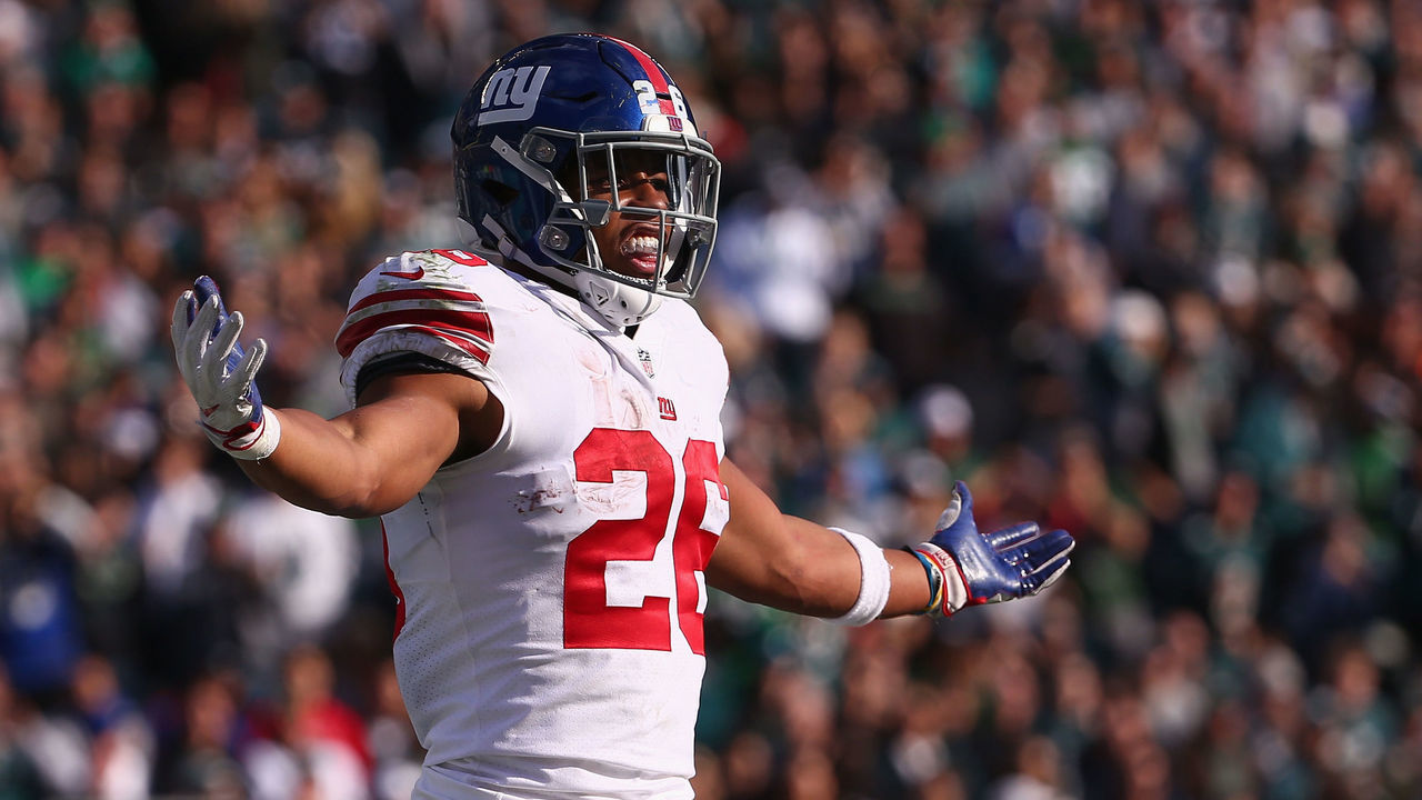 PHILADELPHIA, PA - NOVEMBER 25: Running back Saquon Barkley #26 of the New York Giants reacts to an incomplete pass against the Philadelphia Eagles during the first half at Lincoln Financial Field on November 25, 2018 in Philadelphia, Pennsylvania.