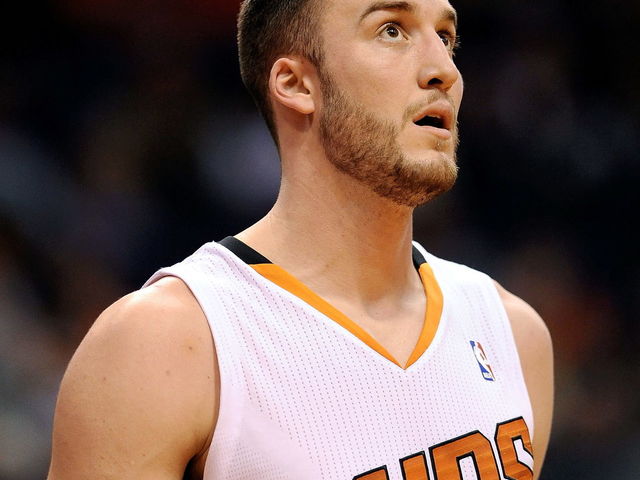 GIF: Miles Plumlee denies Anthony Davis dunk