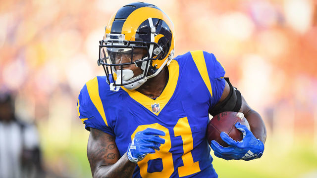 LOS ANGELES, CA - SEPTEMBER 27: Tight end Gerald Everett #81 of the Los Angeles Rams runs after his catch in the first quarter against the Minnesota Vikings at Los Angeles Memorial Coliseum on September 27, 2018 in Los Angeles, California.
