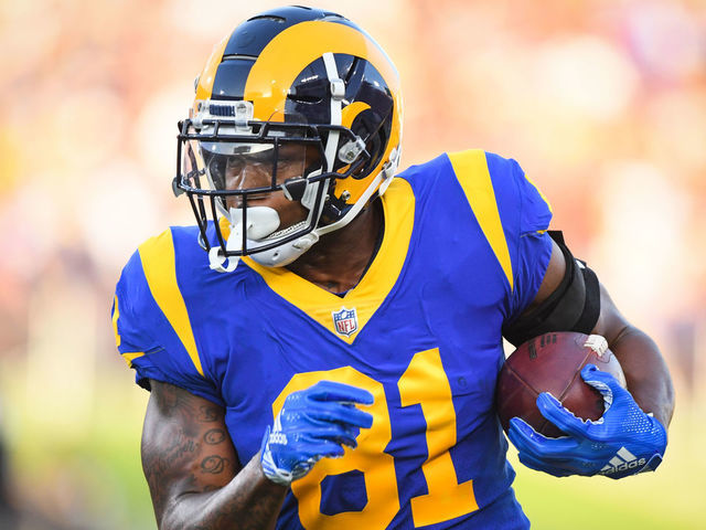 LOS ANGELES, CA - SEPTEMBER 27: Tight end Gerald Everett #81 of the Los Angeles Rams runs after his catch in the first quarter against the Minnesota Vikings at Los Angeles Memorial Coliseum on September 27, 2018 in Los Angeles, California.