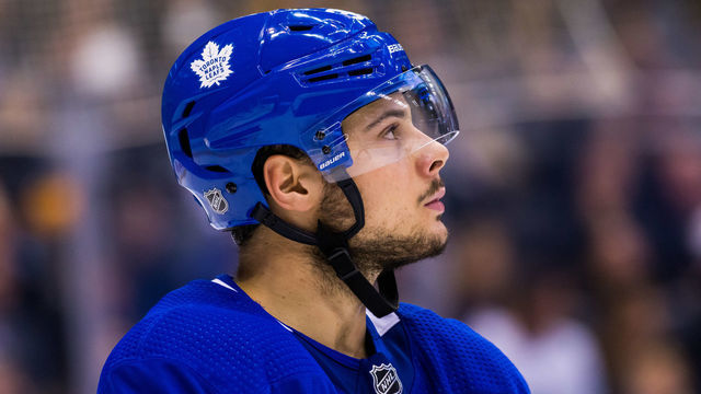 TORONTO, ON - OCTOBER 18: Auston Matthews #34 of the Toronto Maple Leafs looks up at an NHL game against the Auston Matthews #34 of the Toronto Maple Leafs during the third period at the Scotiabank Arena on October 18, 2018 in Toronto, Ontario, Canada.