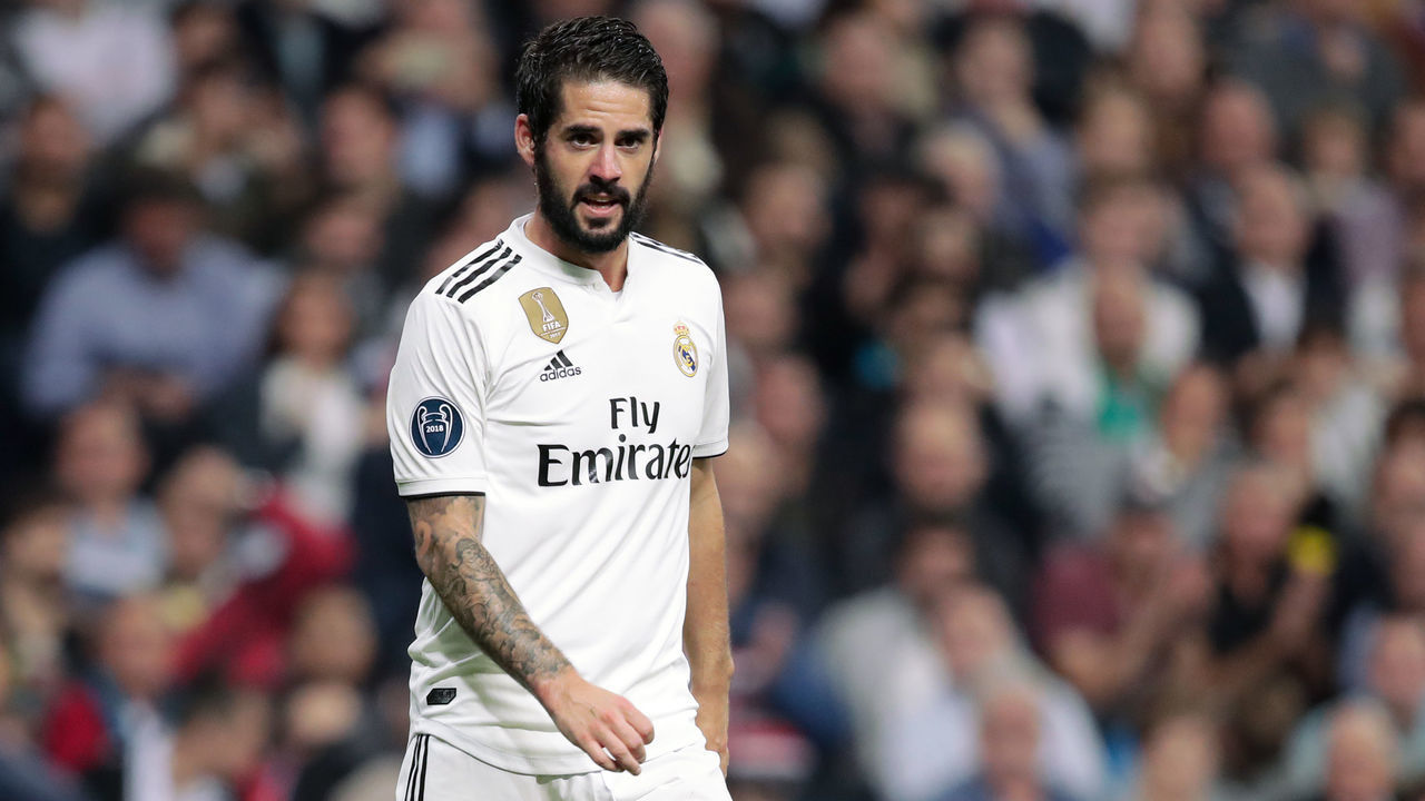 MADRID, SPAIN - OCTOBER 23: Isco of Real Madrid during the UEFA Champions League match between Real Madrid v Viktoria Plzen at the Santiago Bernabeu on October 23, 2018 in Madrid Spain