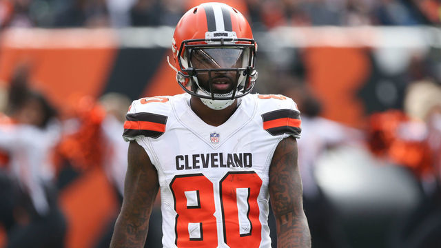 CINCINNATI, OH - NOVEMBER 11: Cleveland Browns wide receiver Jarvis Landry (80) runs to the sideline during the game against the Cleveland Browns and the Cincinnati Bengals on November 25th 2018, at Paul Brown Stadium in Cincinnati, OH.