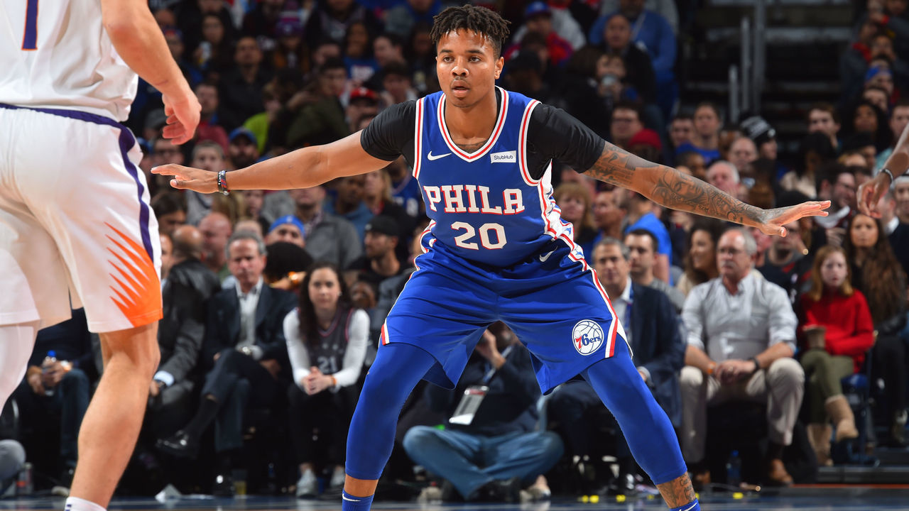 PHILADELPHIA, PA - NOVEMBER 19: Markelle Fultz #20 of the Philadelphia 76ers defends against the Phoenix Suns on November 19, 2018 at the Wells Fargo Center in Philadelphia, Pennsylvania NOTE TO USER: User expressly acknowledges and agrees that, by downloading and/or using this Photograph, user is consenting to the terms and conditions of the Getty Images License Agreement. Mandatory Copyright Notice: Copyright 2018 NBAE
