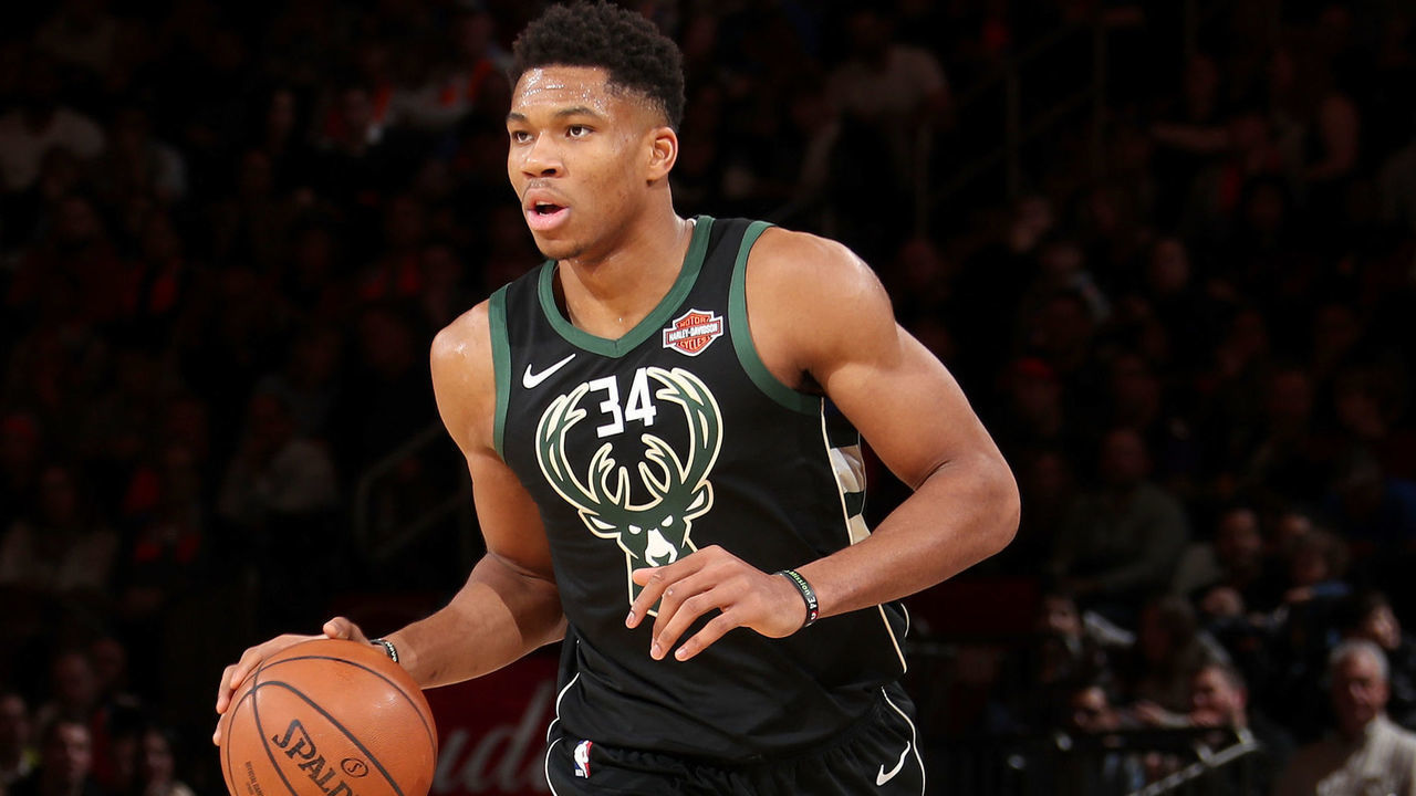 NEW YORK, NY - DECEMBER 1: Giannis Antetokounmpo #34 of the Milwaukee Bucks handles the ball against the New York Knicks on December 1, 2018 at Madison Square Garden in New York City, New York. NOTE TO USER: User expressly acknowledges and agrees that, by downloading and/or using this photograph, user is consenting to the terms and conditions of the Getty Images License Agreement. Mandatory Copyright Notice: Copyright 2018 NBAE