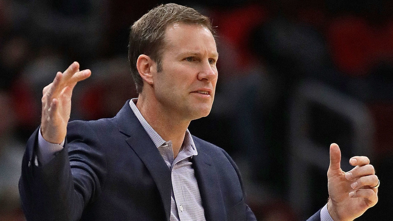 CHICAGO, ILLINOIS - NOVEMBER 26: Head coach Fred Hoiberg of the Chicago Bulls signals to his team against the San Antonio Spurs at the United Center on November 26, 2018 in Chicago, Illinois. The Spurs defeated the Bulls 108-107.