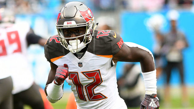 CHARLOTTE, NC - NOVEMBER 04: Tampa Bay Buccaneers wide receiver Chris Godwin (12) during the NFL football game on November 04, 2018 at Bank of America Stadium in Charlotte, NC.