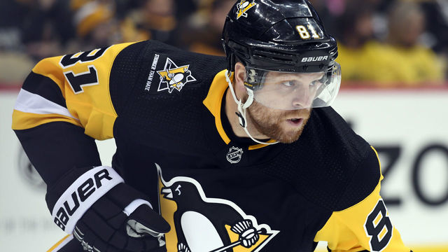 PITTSBURGH, PA - OCTOBER 30: Pittsburgh Penguins Right Wing Phil Kessel (81) turns up ice during the first period in the NHL game between the Pittsburgh Penguins and the New York Islanders on October 30, 2018, at PPG Paints Arena in Pittsburgh, PA. The Pittsburgh Penguins are wearing special 'Stronger Than Hate' patches in honor of the 11 victims of the Tree of Life Synagogue shooting.